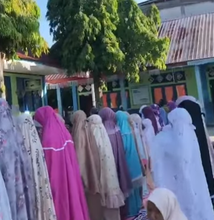Kegiatan Dinul Islam Pembinaan iman dan akhlak siswa di bulan Ramadan